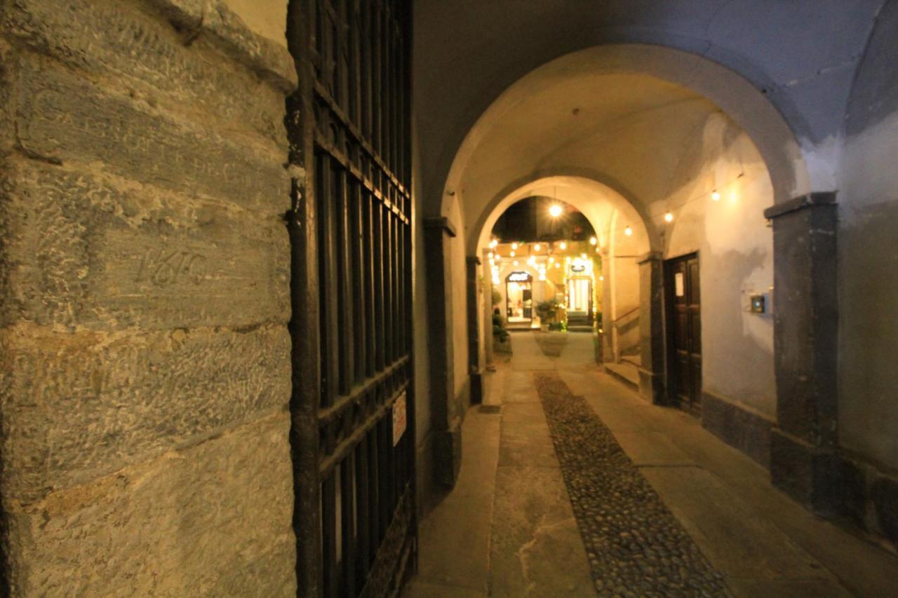 Appartamento Con Terrazza Nel Centro Storico. Cuneo Buitenkant foto